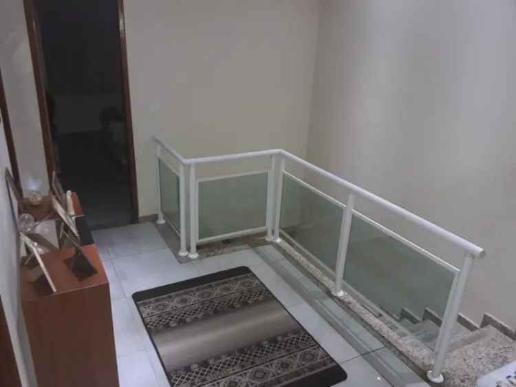 Casa em Vista Alegre com Piscina e Churrasqueira - Aceita Financiamento