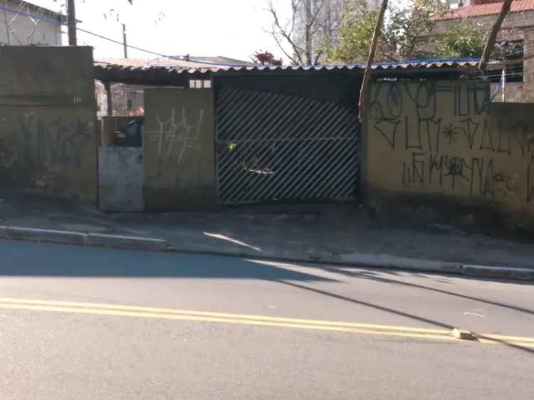 Casa Térrea com Amplo Terreno - Próximo a Colégio e Supermercado