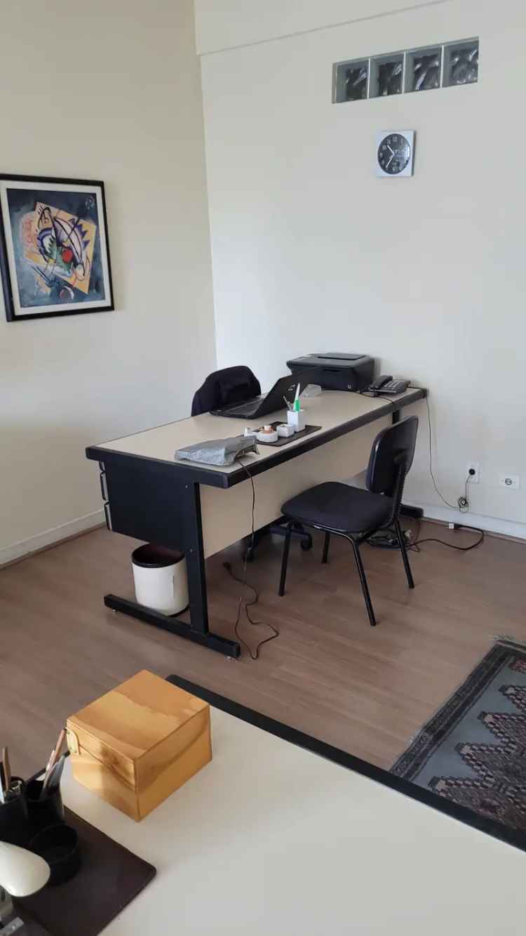Apartamento em frente ao Metrô Brigadeiro - Piso Laminado - Ótima Localização