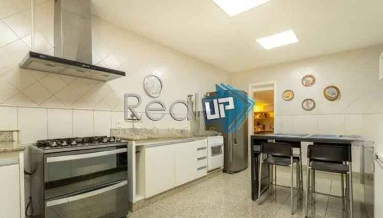 
Casa à venda com 5 quartos, 435m²


Rua Mário Albuquerque, Barra da Tijuca, Rio de Janeiro - RJ
          



 Código: 1121367


Venda: R$ 3.800.000
IPTU: R$ 15.443.000
Condomínio: R$ 1.500

