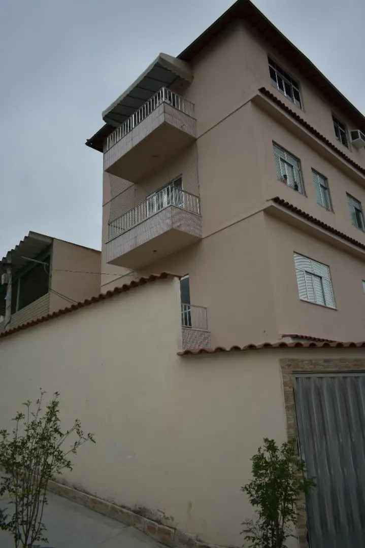 Predio com 4 Apartamentos em Vista Alegre