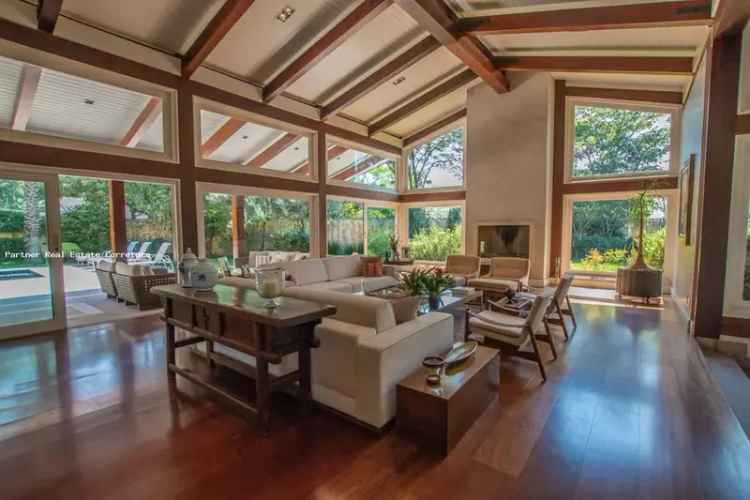 Casa 3 Suítes Parque dos Príncipes 1500m²