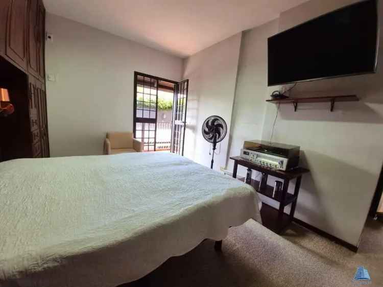 Casa 4 Quartos 295m² Bom Retiro Curitiba