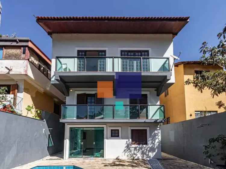 Casa de Alto Padrão com 3 Suítes e Piscina no Morumbi
