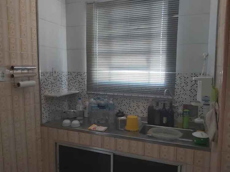 Apartamento Amplo c\/ Sala 30m² - Próximo ao CCAA e Metrô