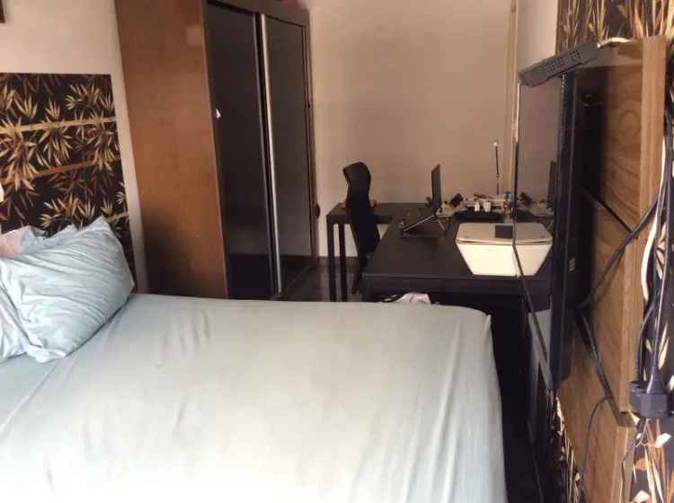Casa em Condomínio de Alto Padrão Próximo ao Shopping Via Brasil