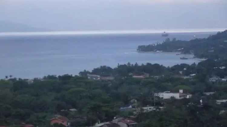 Alugue ou compre 4 Casas em Ilhabela com Vista para o Mar