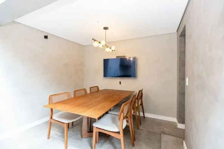 Sobrado em Vila Madalena 3 Quartos 186m² Reformado