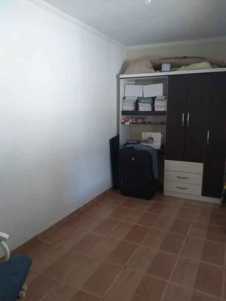 Casa em Sorocaba - 3 Dormitórios - Quintal Amplo - Edícula - Aceita Permuta