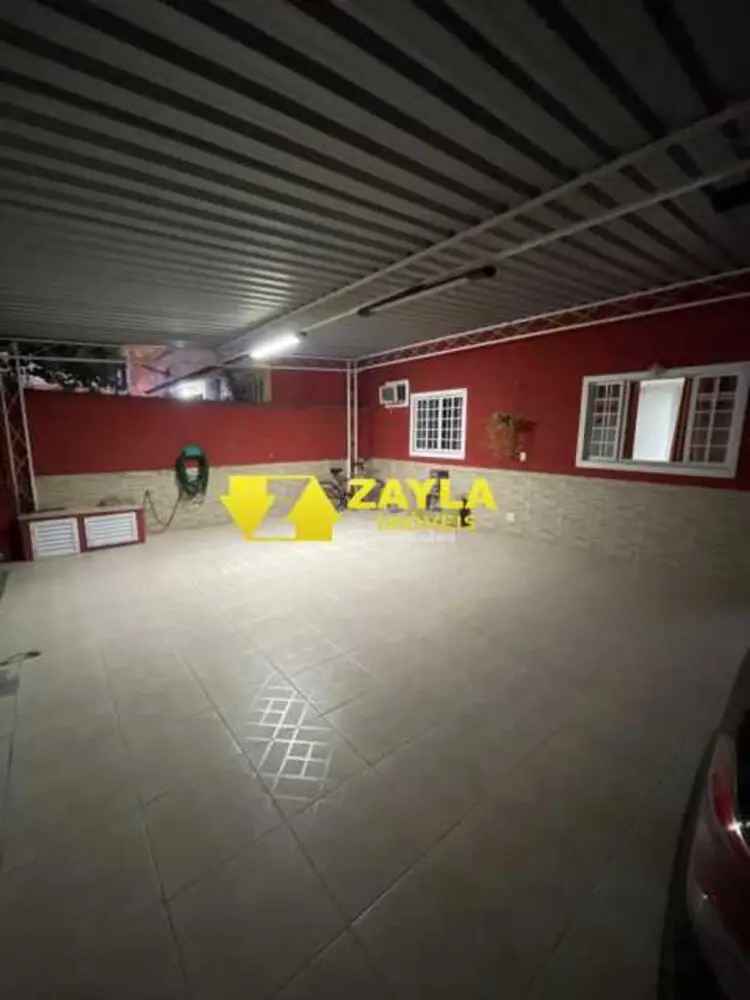 Casa em Iraja com 4 Quartos 2 Casas e Churrasqueira