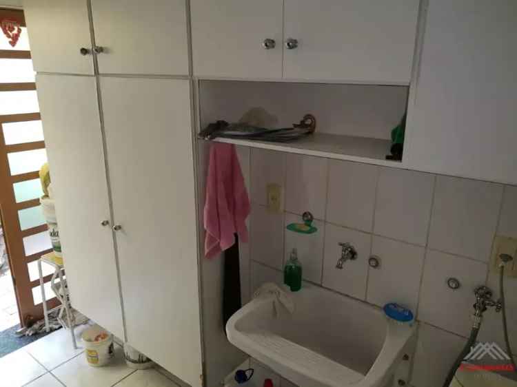 Casa à Venda com 3 Quartos em Campinas SP