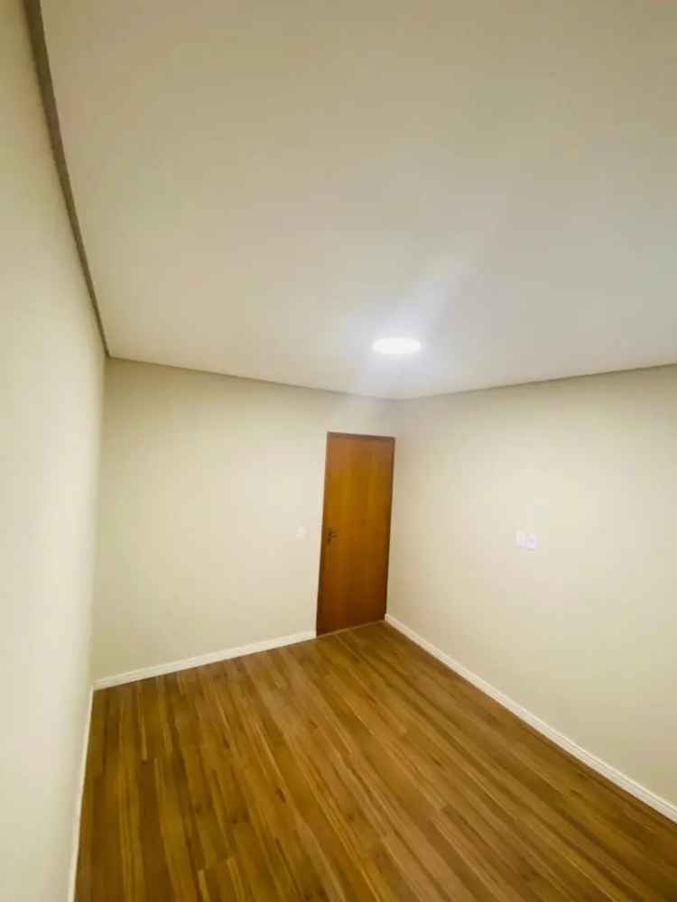 Casa em Bairro Tranquilo com Otima Localizacao e Acabamento Diferenciado