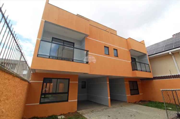 Sobrado de Alto Padrão com 3 Suítes em Curitiba