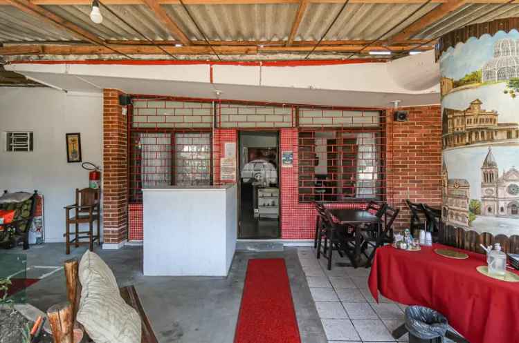 Casa Térrea Alto da XV - 3 Quartos - 4 Banheiros - Salão Comercial